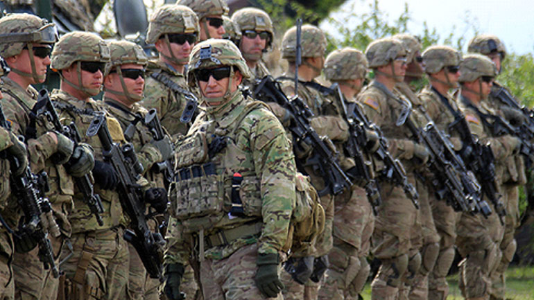 Αμερικανοί εκπαιδευτές στην εμπόλεμη ζώνη της ανατολικής Ουκρανίας